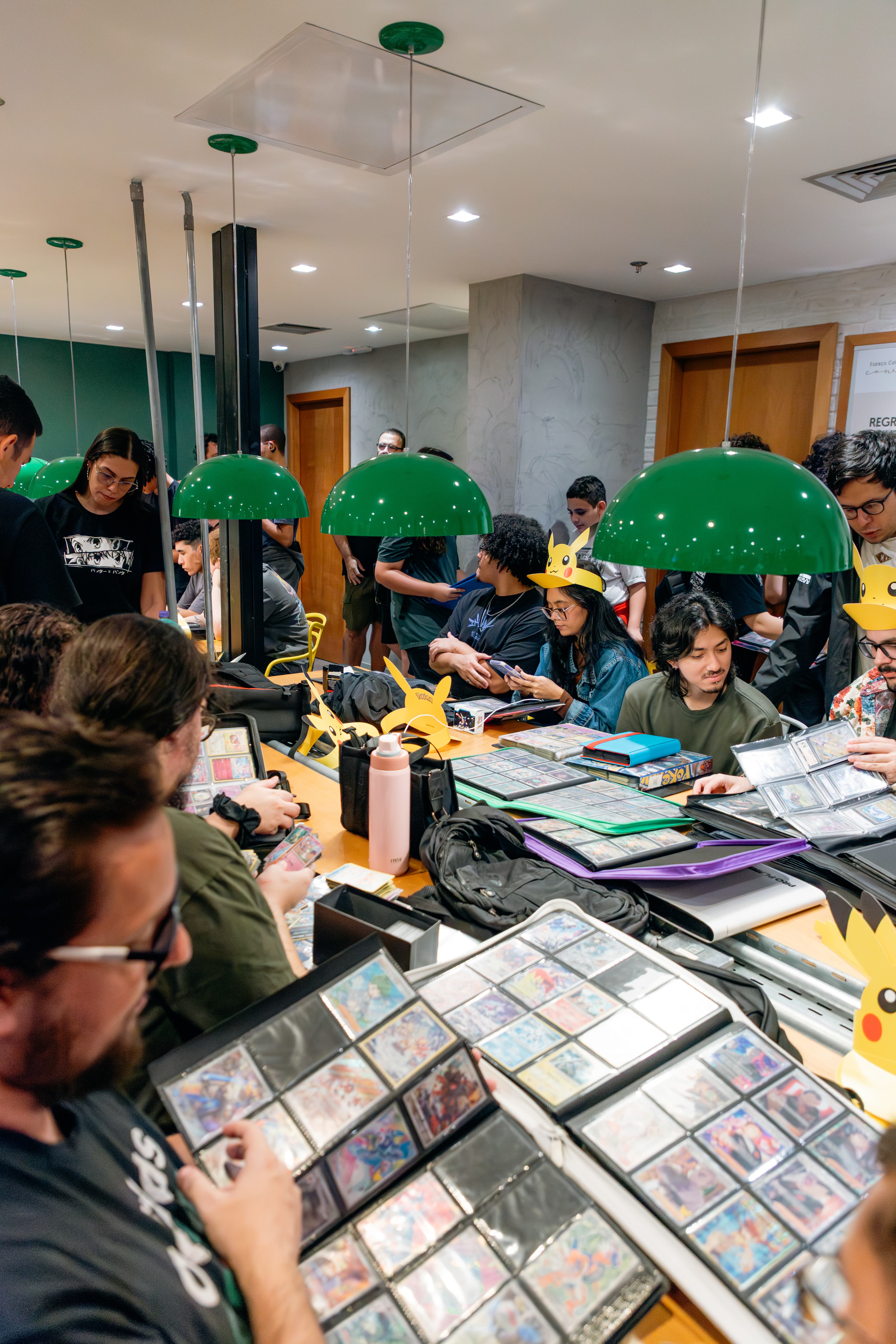Meio da galera no evento